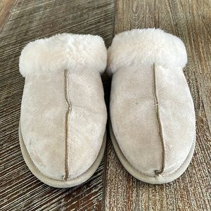UGG Scuffette II Sand - Size 10
